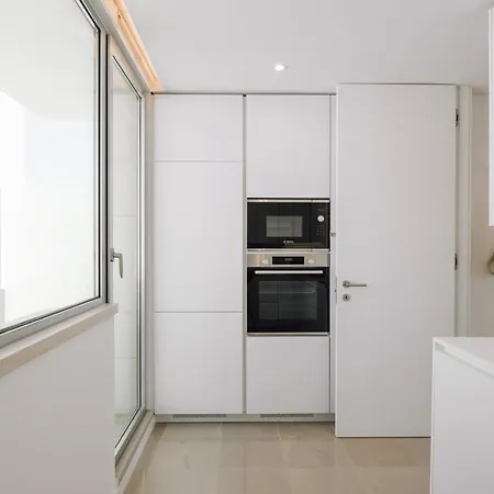 Marzano - 2 Bedrooms And Terrace In Alvalade דירה