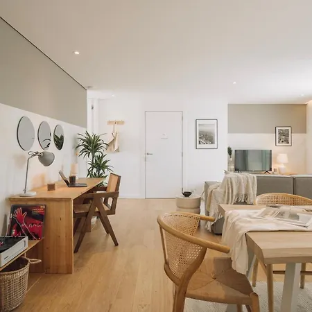 Marzano - 2 Bedrooms And Terrace In Alvalade * Lisbona